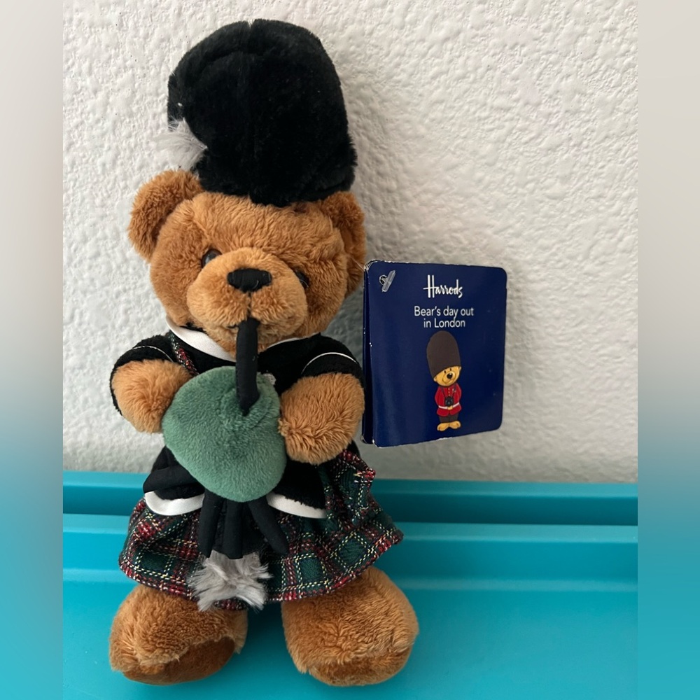 NWT Harrods Bagpiper Bear Plush Toy – Scottish Teddy Bear with Tartan Kilt